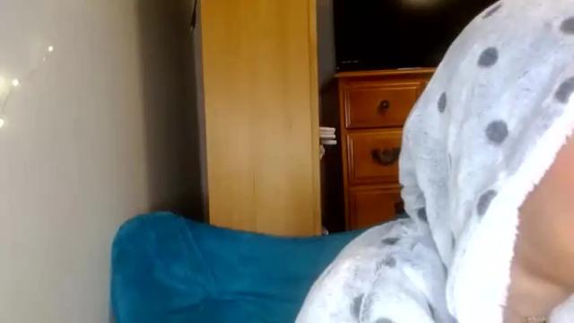 Image 3 of honeygoldenbaddie24 Stream on Chaturbate on 15 months ago