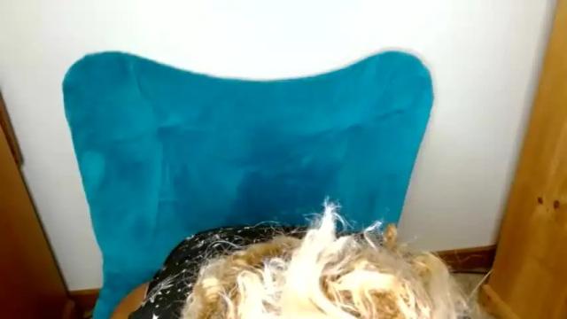 Image 2 of honeygoldenbaddie24 Stream on Chaturbate on 13 months ago