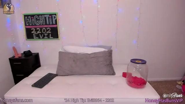 Image 2 of honeyhasbuns Stream on Chaturbate on 14 months ago