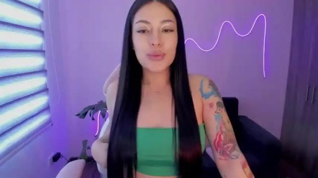 Image 3 of honeyholly_gh Stream on Chaturbate on 18 months ago