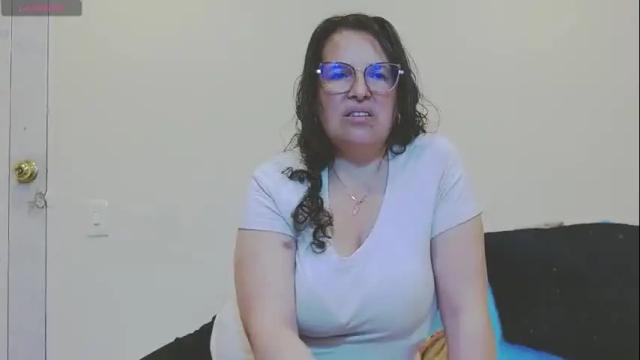 Image 4 of honeyhotpaty Stream on Chaturbate on 1 month ago