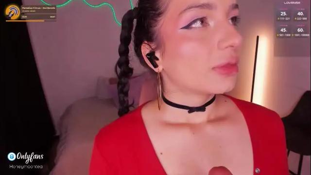 Image 3 of honeymoontea Stream on Chaturbate on 1 month ago