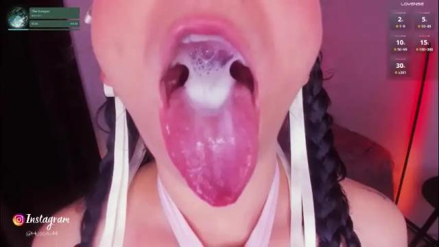 Image 12 of honeymoontea Stream on Chaturbate on 13 days ago