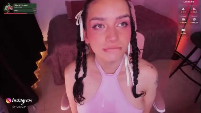 Image 8 of honeymoontea Stream on Chaturbate on 13 days ago