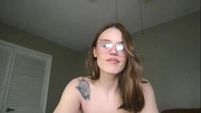 Image 3 of honeymuff Stream on Chaturbate on 16 months ago