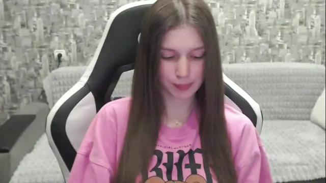 Image 4 of honeyynancyy Stream on Chaturbate on 10 days ago