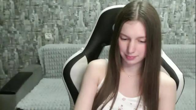 Image 12 of honeyynancyy Stream on Chaturbate on 4 months ago