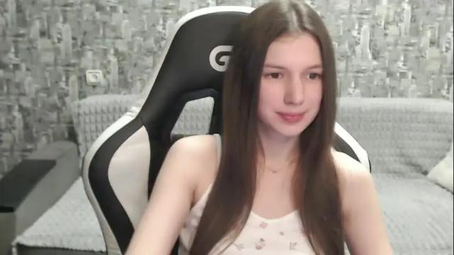Image 3 of honeyynancyy Stream on Chaturbate on 4 months ago