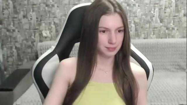 Image 12 of honeyynancyy Stream on Chaturbate on 4 months ago