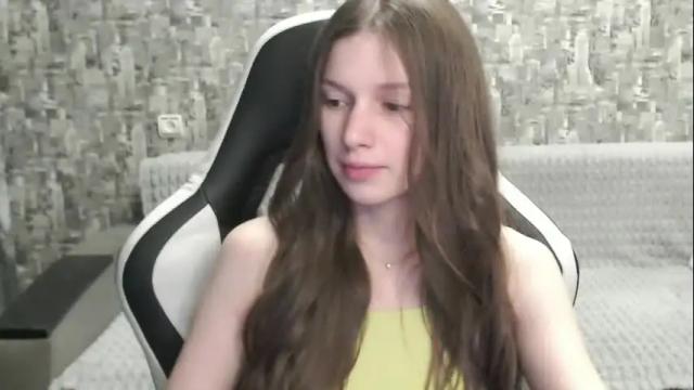 Image 2 of honeyynancyy Stream on Chaturbate on 4 months ago