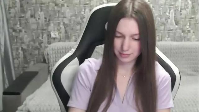 Image 2 of honeyynancyy Stream on Chaturbate on 4 months ago