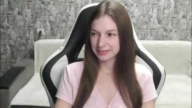 Image 4 of honeyynancyy Stream on Chaturbate on 2 months ago