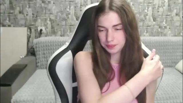 Image 4 of honeyynancyy Stream on Chaturbate on 1 month ago