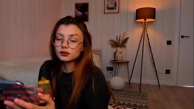Image 4 of hoppypoppyy Stream on Chaturbate on 4 months ago