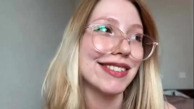 Image 8 of horney_audrey Stream on Chaturbate on 1 month ago