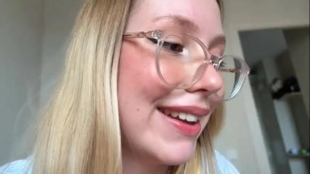 Image 2 of horney_audrey Stream on Chaturbate on 28 days ago
