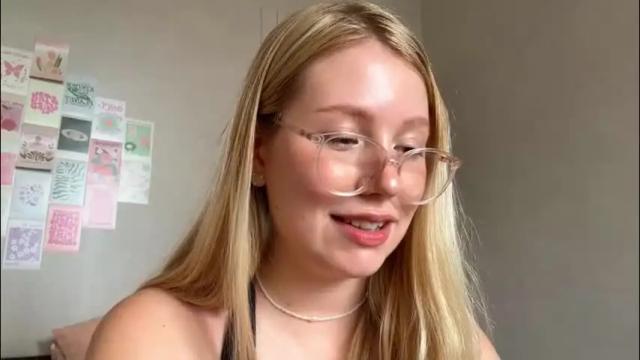 Image 8 of horney_audrey Stream on Chaturbate on 1 month ago