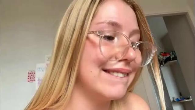 Image 12 of horney_audrey Stream on Chaturbate on 1 month ago