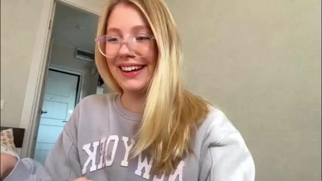 Image 2 of horney_audrey Stream on Chaturbate on 1 month ago
