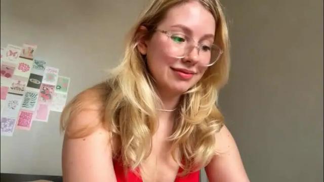 Image 4 of horney_audrey Stream on Chaturbate on 26 days ago
