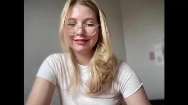 Image 3 of horney_audrey Stream on Chaturbate on 22 days ago