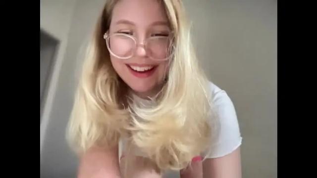 Image 4 of horney_audrey Stream on Chaturbate on 22 days ago