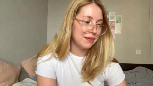 Image 8 of horney_audrey Stream on Chaturbate on 22 days ago