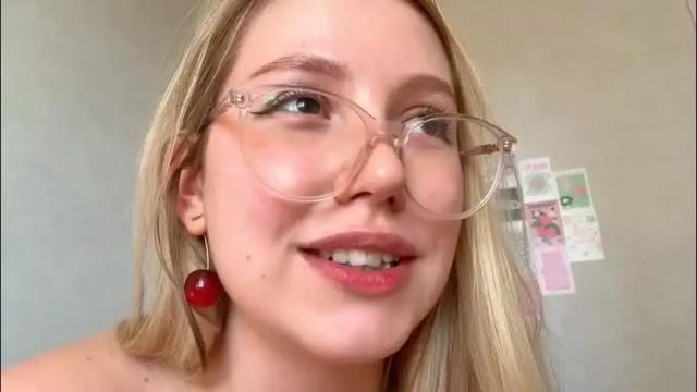 Image 2 of horney_audrey Stream on Chaturbate on 21 days ago