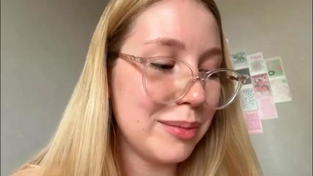 Image 3 of horney_audrey Stream on Chaturbate on 19 days ago