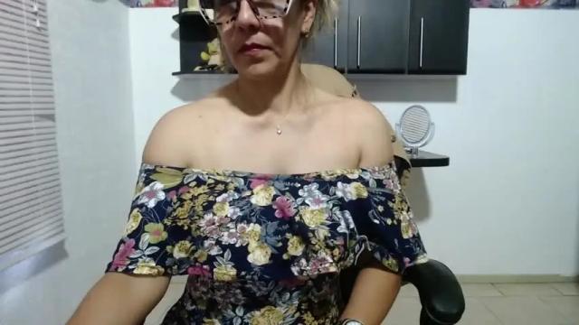 Image 8 of horny_and_daring Stream on Chaturbate on 12 months ago