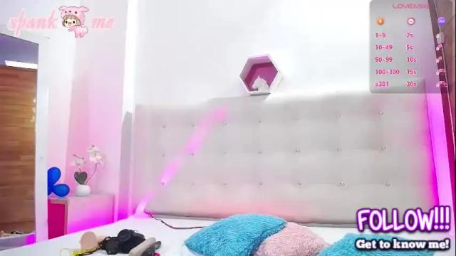 Image 4 of horny_juliettee Stream on Chaturbate on 1 month ago