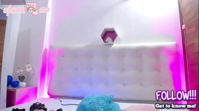 Image 4 of horny_juliettee Stream on Chaturbate on 1 month ago