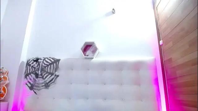 Image 4 of horny_juliettee Stream on Chaturbate on 7 days ago