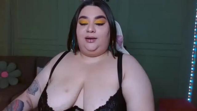 Image 12 of horny_neighbors_ Stream on Chaturbate on 19 months ago