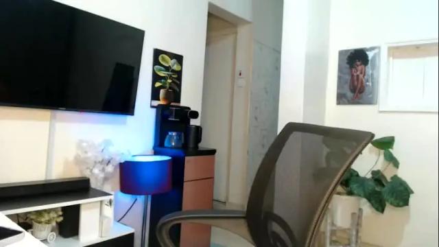 Image 11 of horny_princcess Stream on Chaturbate on 3 months ago