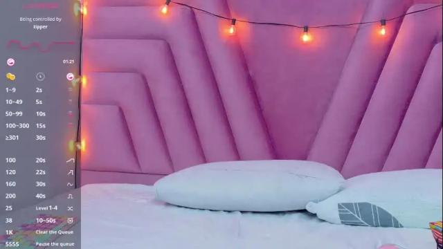 Image 8 of hornybarelylegalgirl Stream on Chaturbate on 28 days ago