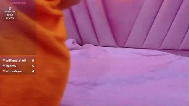 Image 3 of hornybarelylegalgirl Stream on Chaturbate on 1 month ago