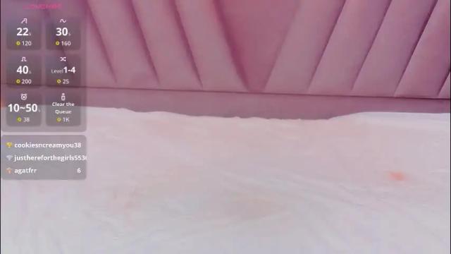 Image 2 of hornybarelylegalgirl Stream on Chaturbate on 28 days ago