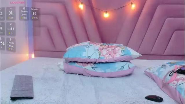 Image 6 of hornybarelylegalgirl Stream on Chaturbate on 27 days ago