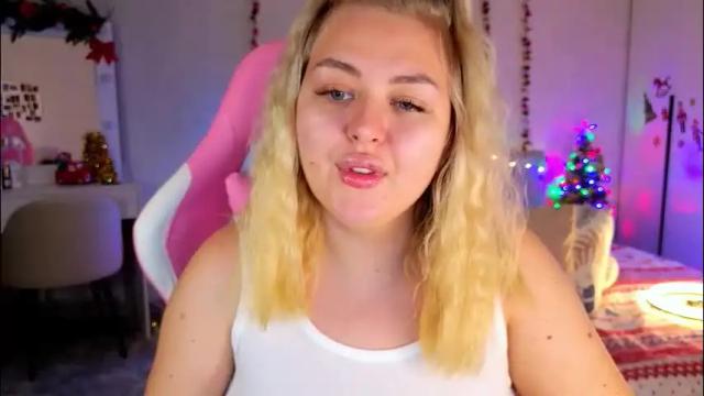 Image 10 of hornycakee Stream on Chaturbate on 1 month ago