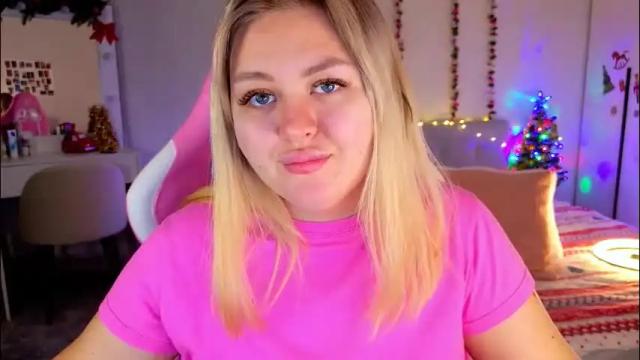 Image 2 of hornycakee Stream on Chaturbate on 23 days ago