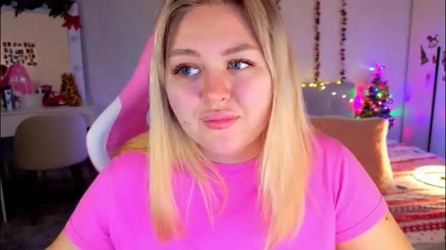 Image 3 of hornycakee Stream on Chaturbate on 23 days ago