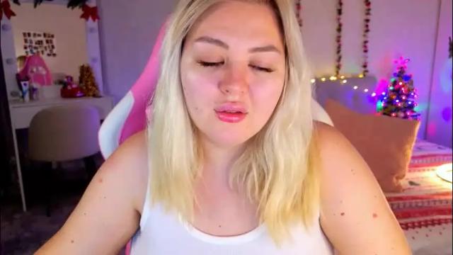 Image 2 of hornycakee Stream on Chaturbate on 21 days ago