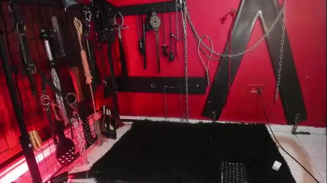 Image 10 of hornydahiana Stream on Chaturbate on 26 days ago