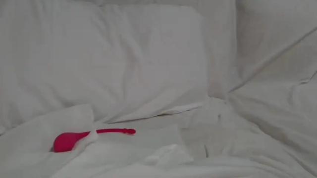 Image 12 of hornypetitegirl77 Stream on Chaturbate on 18 months ago