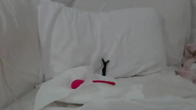 Image 8 of hornypetitegirl77 Stream on Chaturbate on 18 months ago