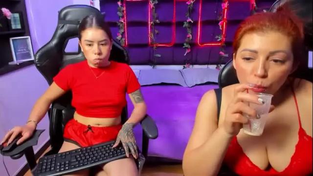 Image 2 of hornyy_mom Stream on Chaturbate on 1 month ago