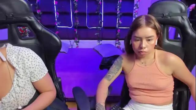 Image 2 of hornyy_mom Stream on Chaturbate on 1 month ago