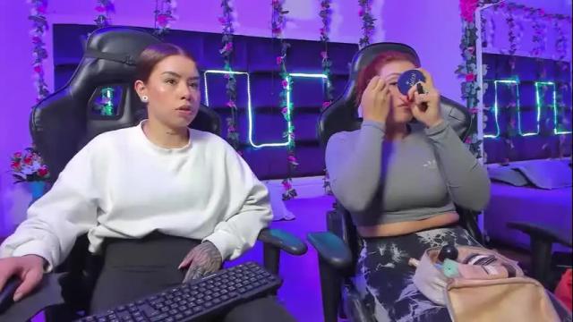 Image 8 of hornyy_mom Stream on Chaturbate on 1 month ago