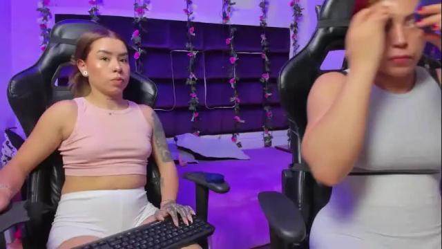 Image 3 of hornyy_mom Stream on Chaturbate on 1 month ago